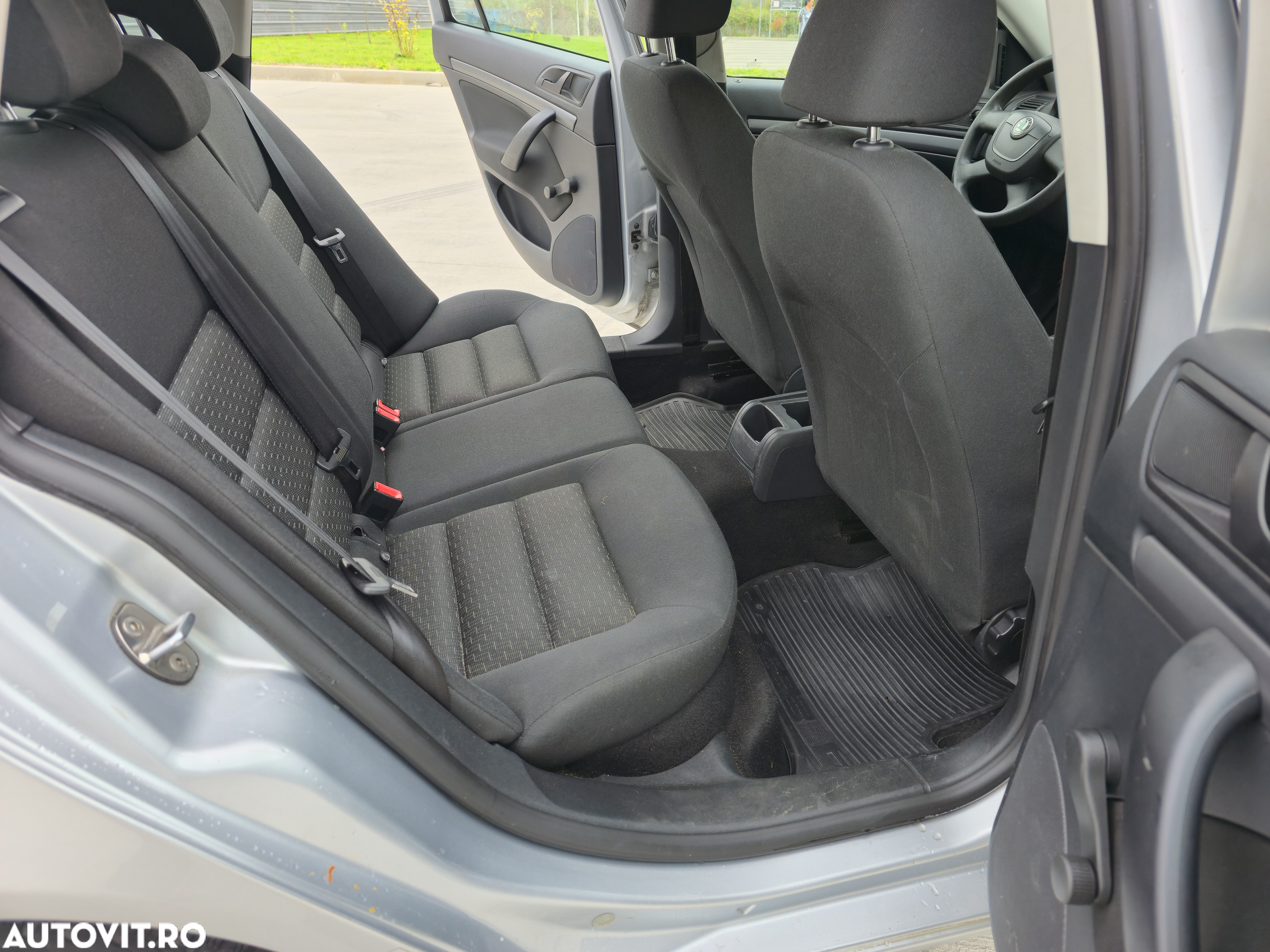Skoda Octavia 1.6 TDI ACTIVE - 10