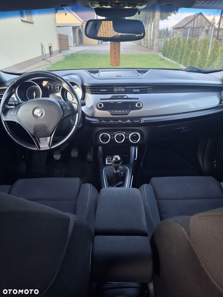 Alfa Romeo Giulietta 1.6 JTDM 16V - 10