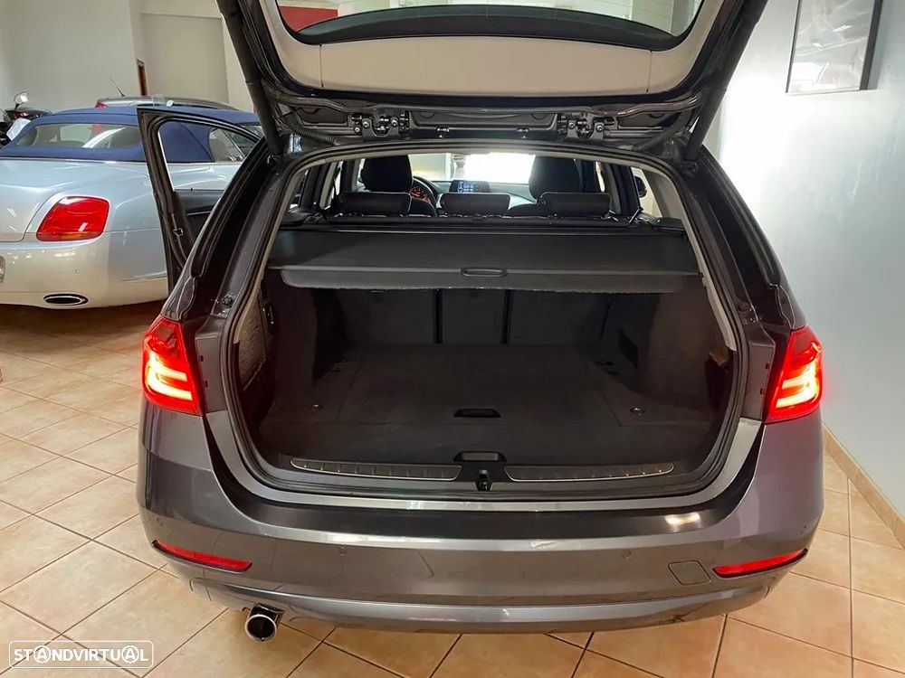 BMW 318 d Auto Exclusive - 32