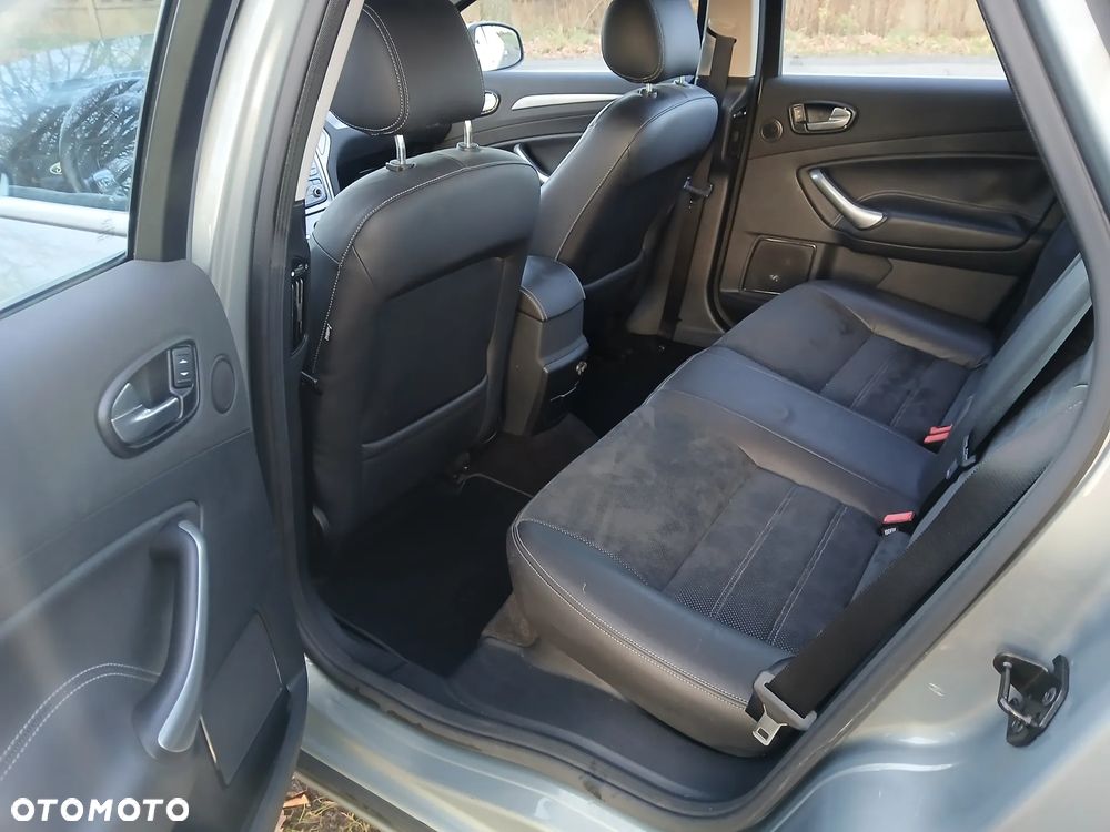 Ford Mondeo 2.5 Titanium X - 23