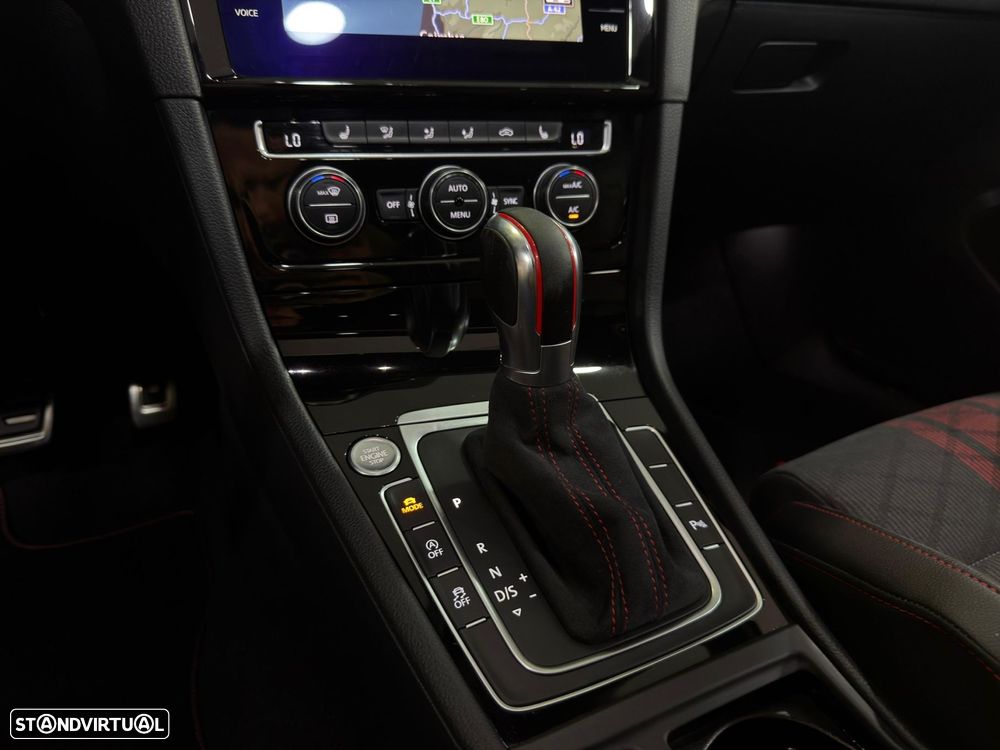 VW Golf GTI TCR 2.0 TSI OPF DSG - 36