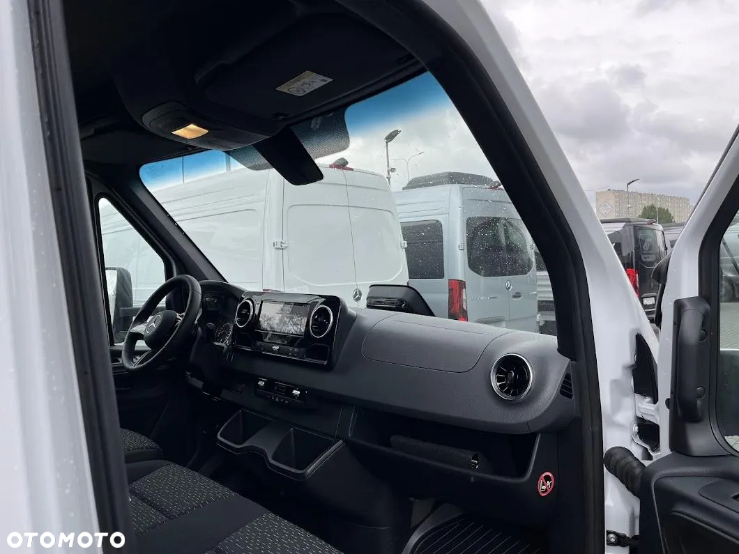 Mercedes-Benz Sprinter - 9