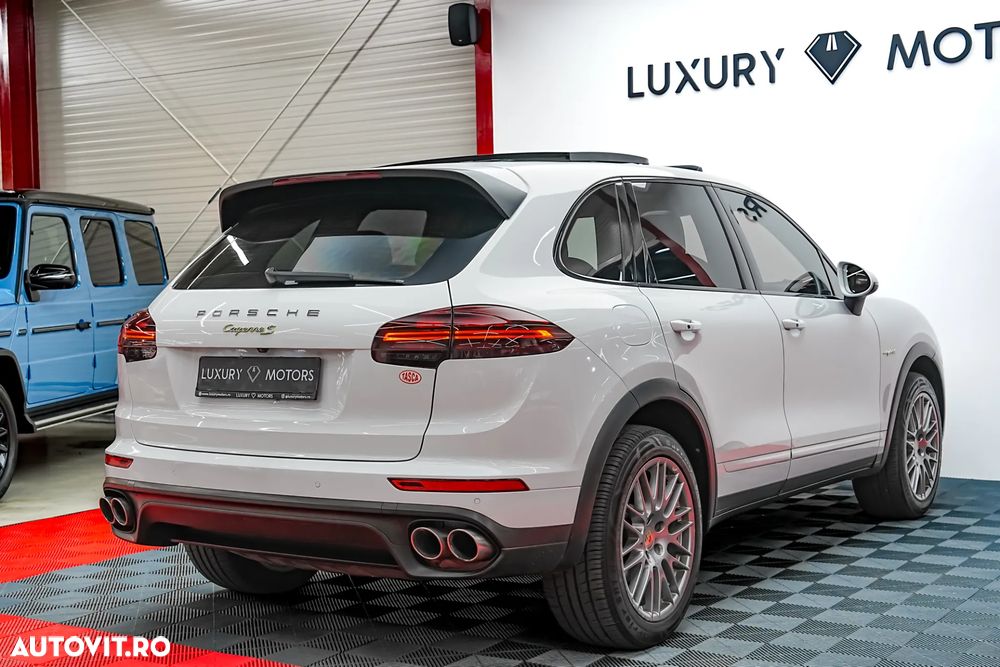 Porsche Cayenne S E-Hybrid Platinum Edition - 11