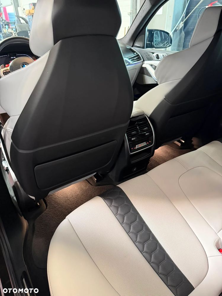BMW X5 M Competition - 17