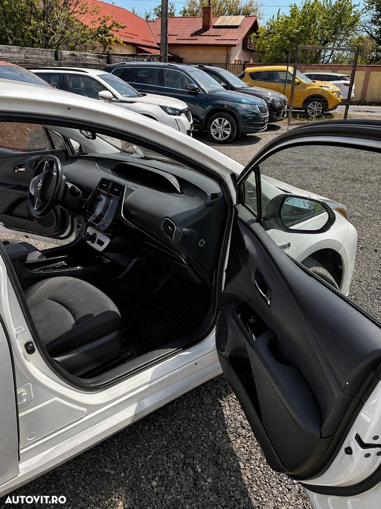 Toyota Prius Hybrid - 10