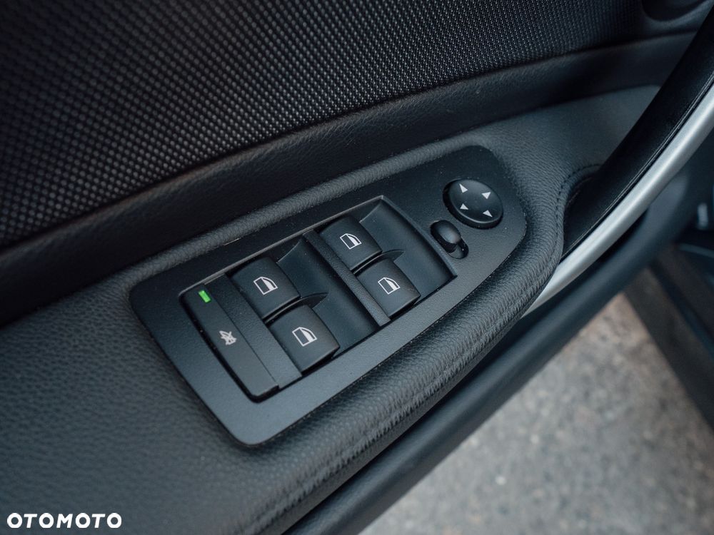 BMW Seria 1 116i - 34