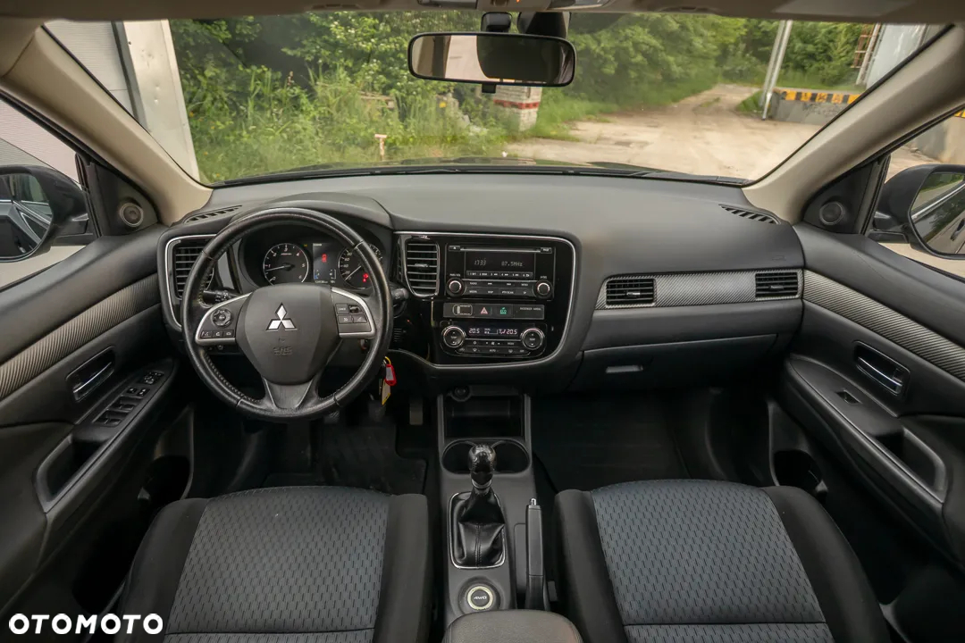 Mitsubishi Outlander 2.2 DI-D 4WD Instyle - 30