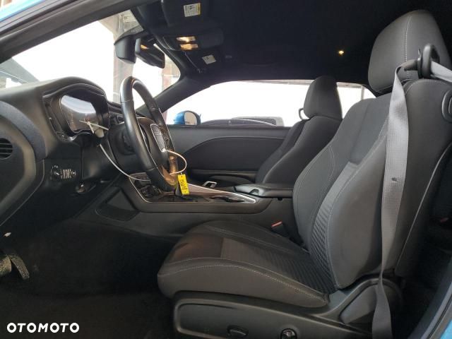 Dodge Challenger - 10