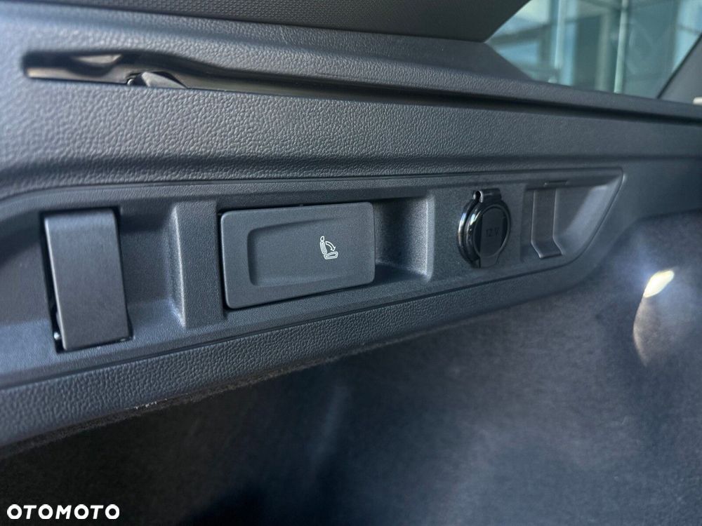 Volkswagen Passat Variant 2.0 TDI SCR 4Mot R-Line Plus DSG - 12