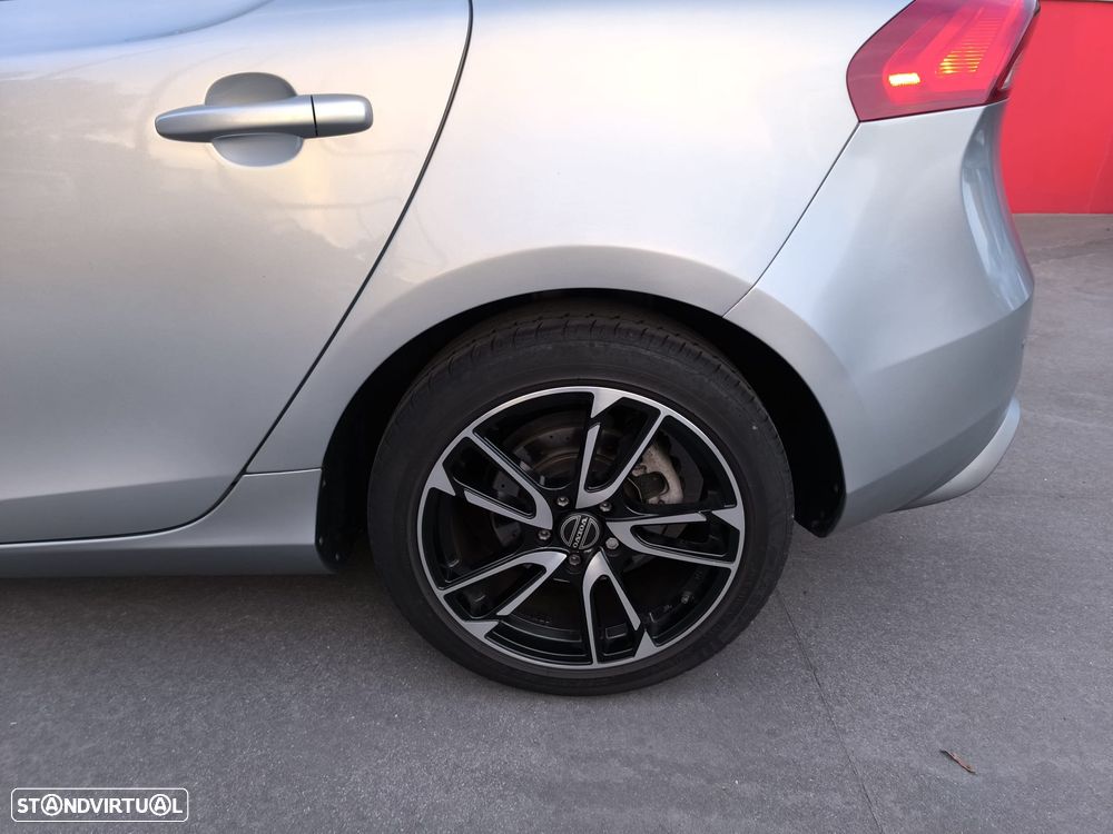 Volvo V40 1.6 D2 R-Design - 18