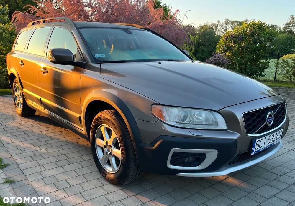 Volvo XC 70 D5 AWD Momentum - 3