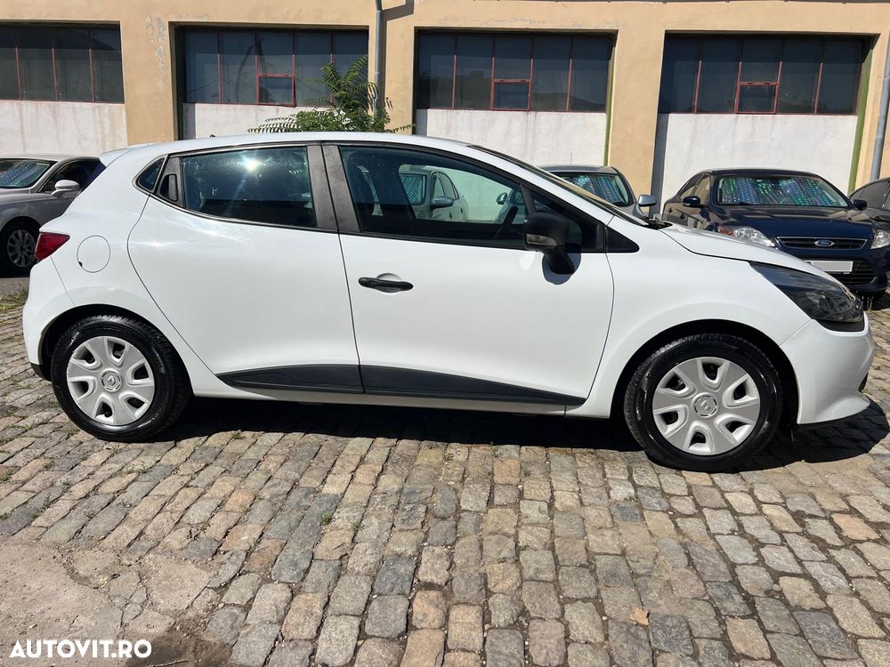 Renault Clio 1.2 16V Authentique - 8