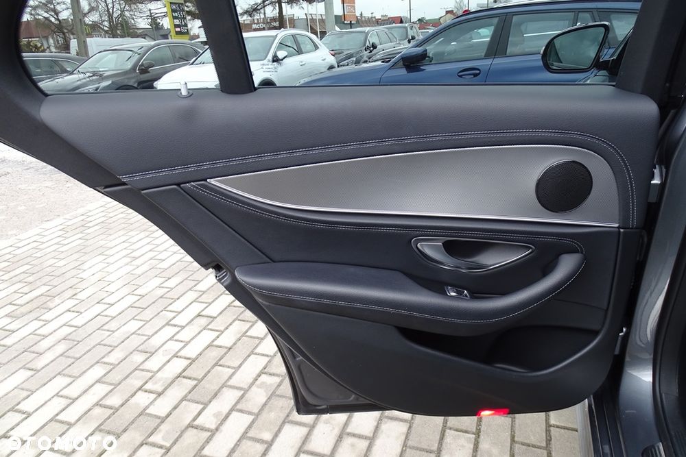 Mercedes-Benz Klasa E - 22