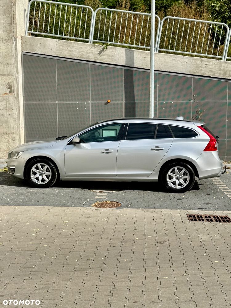 Volvo V60 D4 Geartronic Momentum - 8