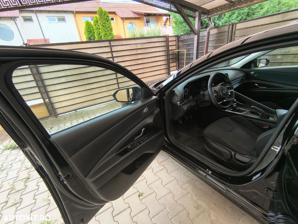 Hyundai Elantra 1.6 l 123 CP 6MT Highway - 21