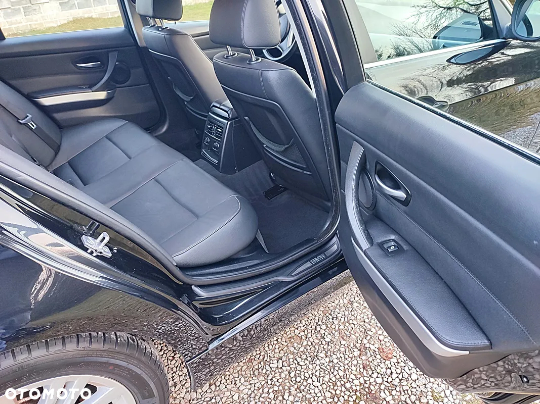 BMW Seria 3 320d - 22