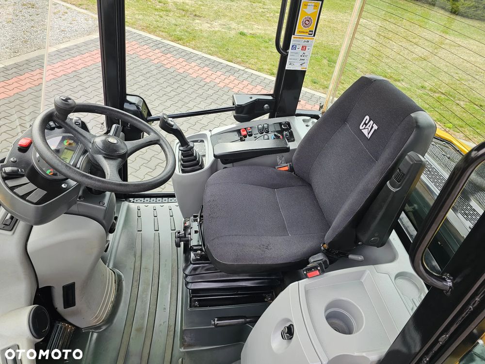 Caterpillar 906 M - 9