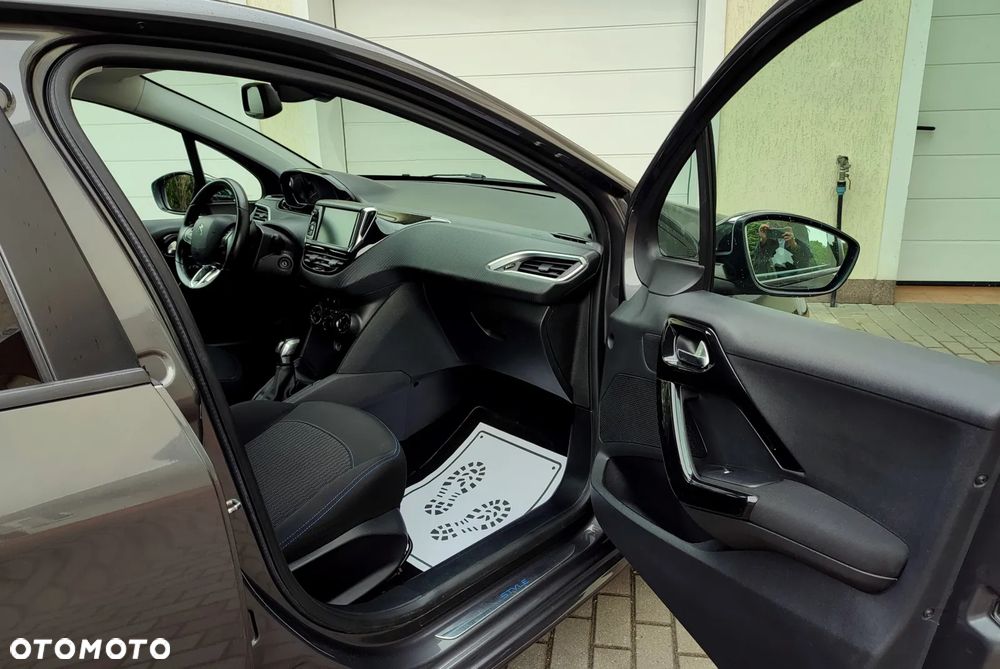 Peugeot 208 PureTech 82 Start & Stop Style - 19