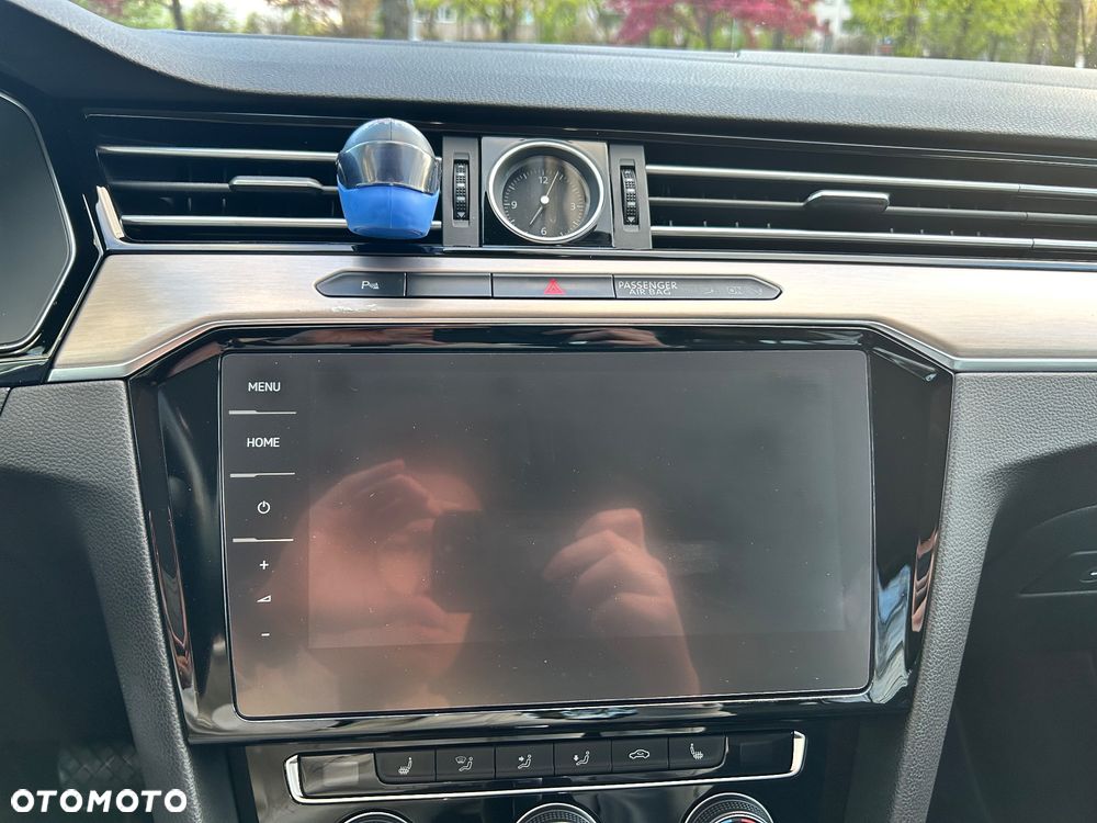Volkswagen Passat - 10