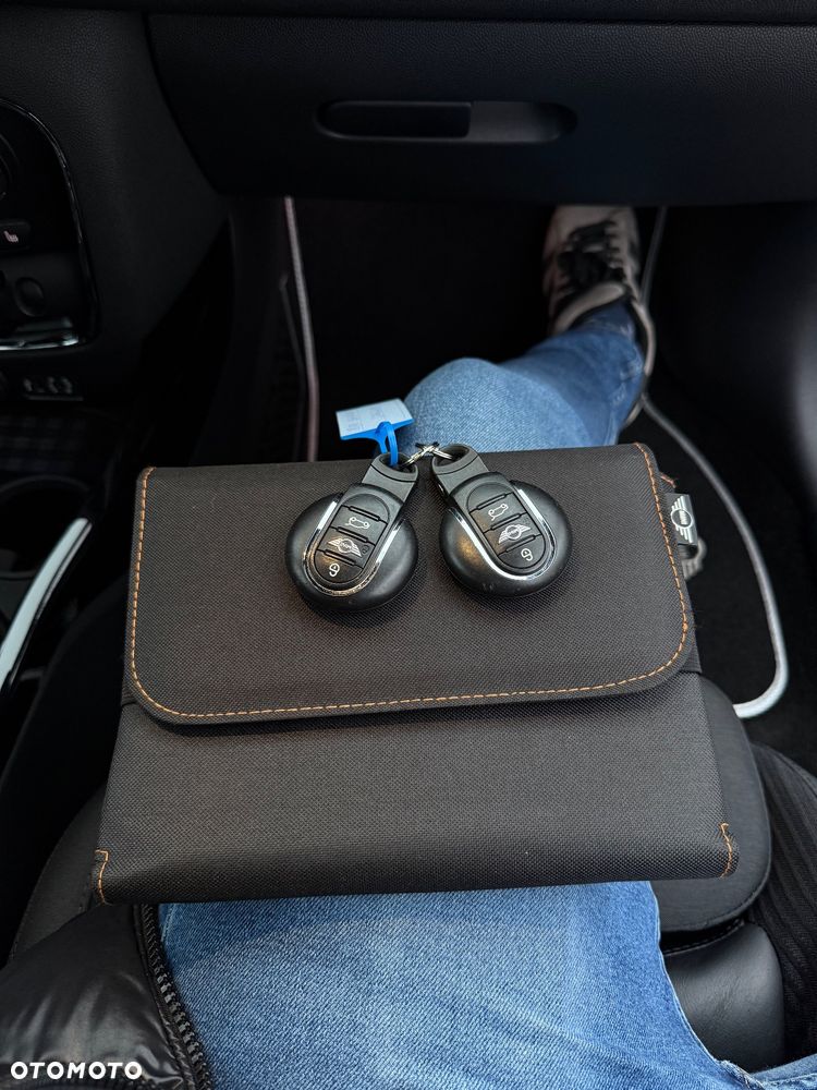 MINI Clubman Cooper Untold Edition - 36