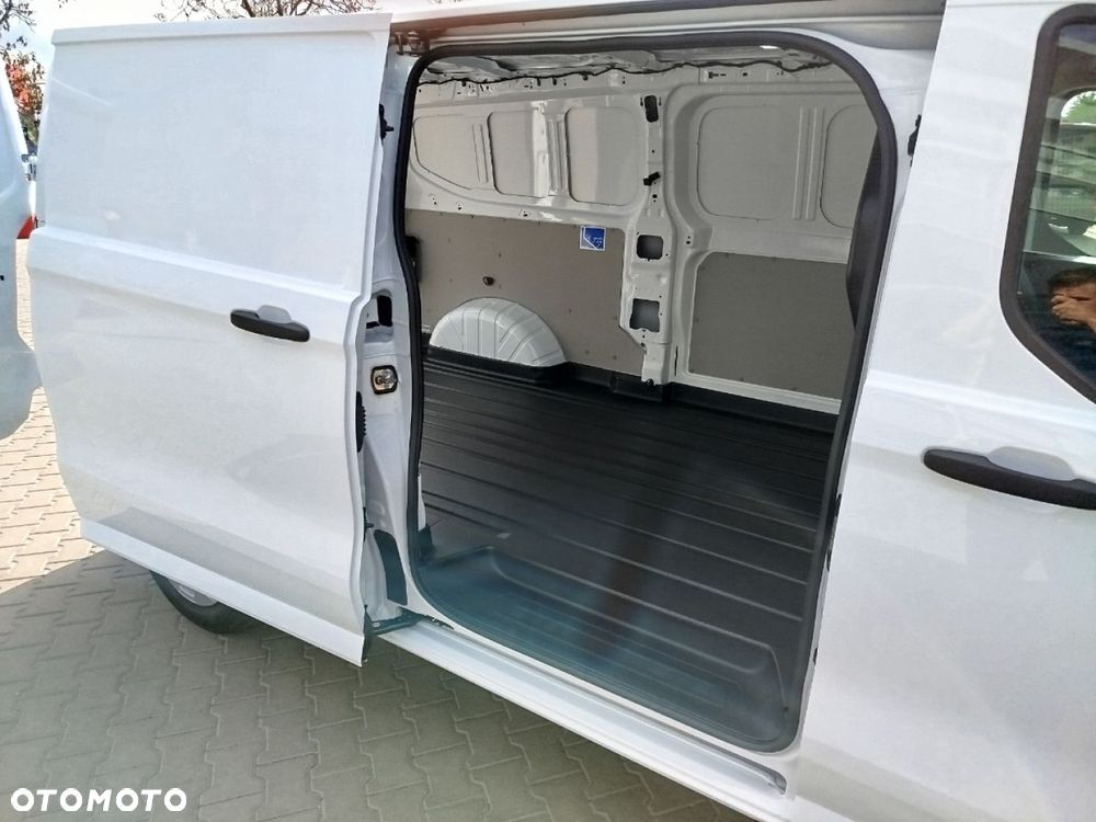 Ford Transit Custom - 13