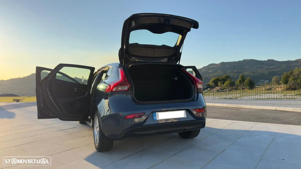 Volvo V40 D2 Kinetic - 11