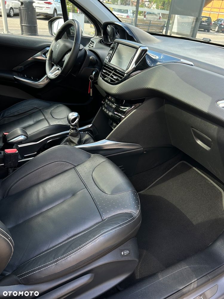 Peugeot 2008 1.6 e-HDi Allure S&S - 17