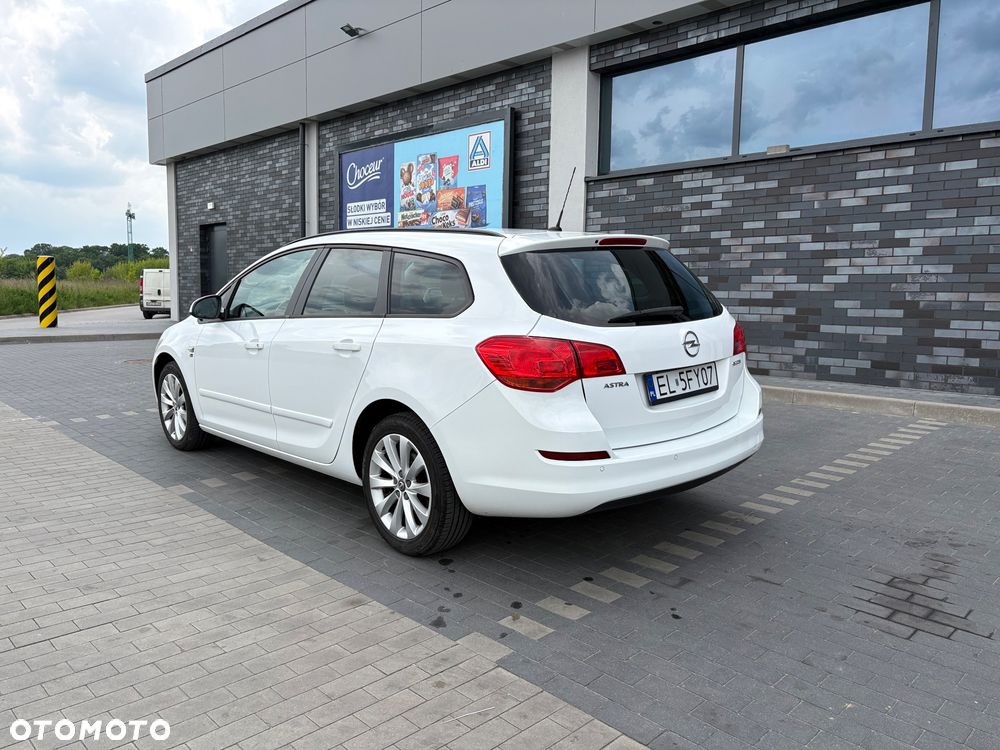 Opel Astra 1.4 150 Jahre - 6