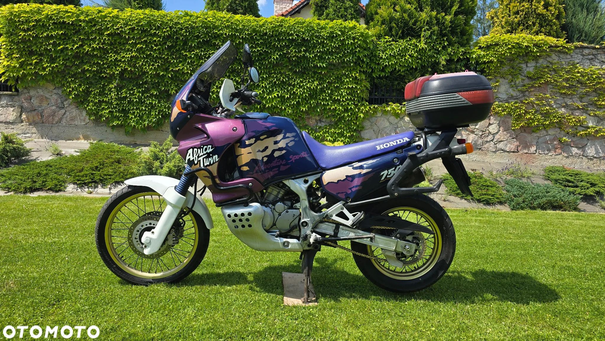 Honda XRV
