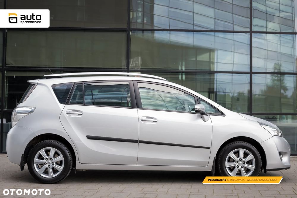 Toyota Verso 1.8 Premium 7os - 11