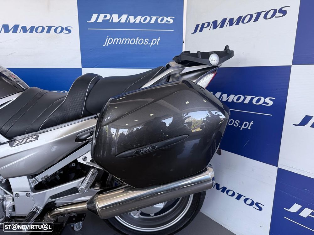 Yamaha FJR 1300 - 6