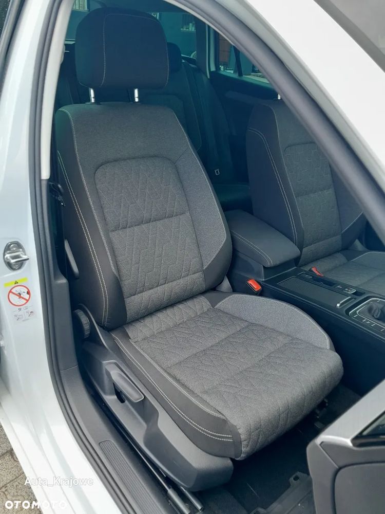 Volkswagen Passat 1.5 TSI EVO Business - 32