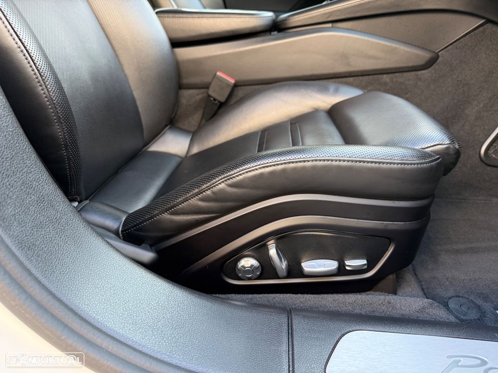 Porsche Panamera - 18