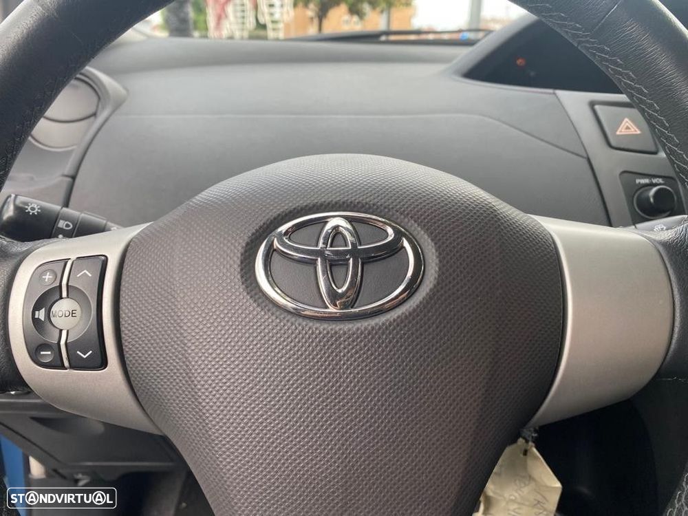 Toyota Yaris 1.4 D-4D AC - 13