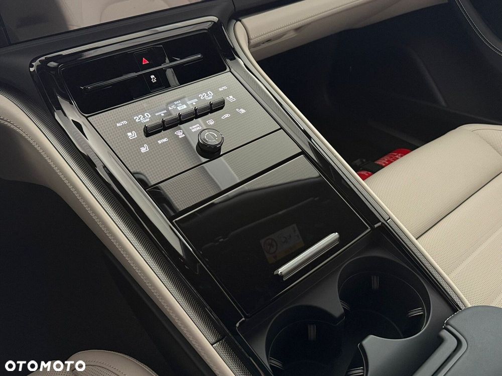 Porsche Panamera - 22