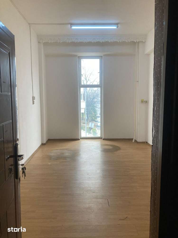 Spatiu de vanzare Mihai Viteazu nr. 5, Bacau, vedere Piata Centrala - Imagine principală: 2/3