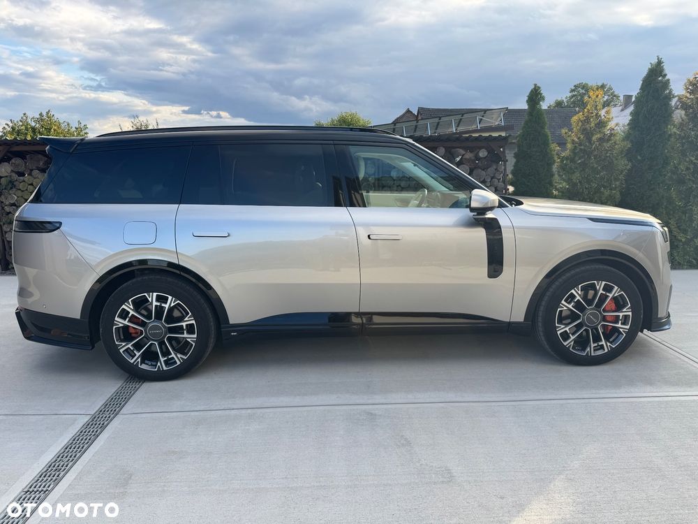 Lynk & Co 900 - 20