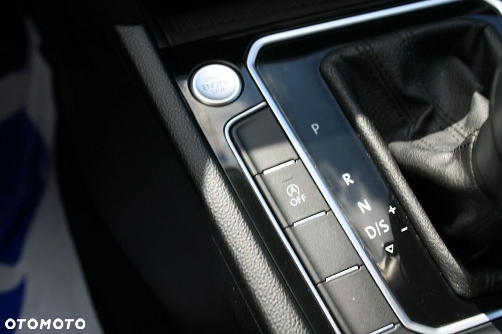 Volkswagen Passat - 28