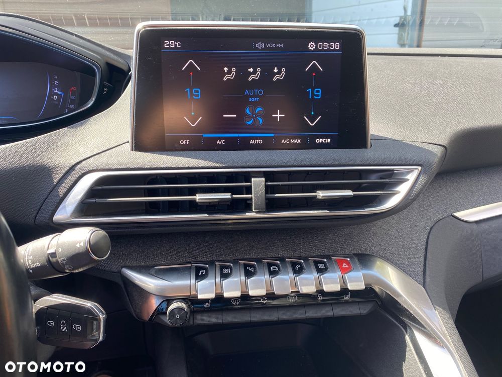 Peugeot 3008 1.6 BlueHDi Allure S&S - 21