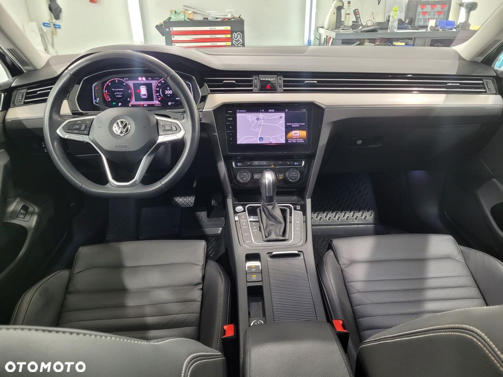 Volkswagen Passat 2.0 TDI Business DSG - 17