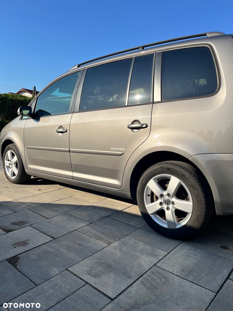 Volkswagen Touran - 6