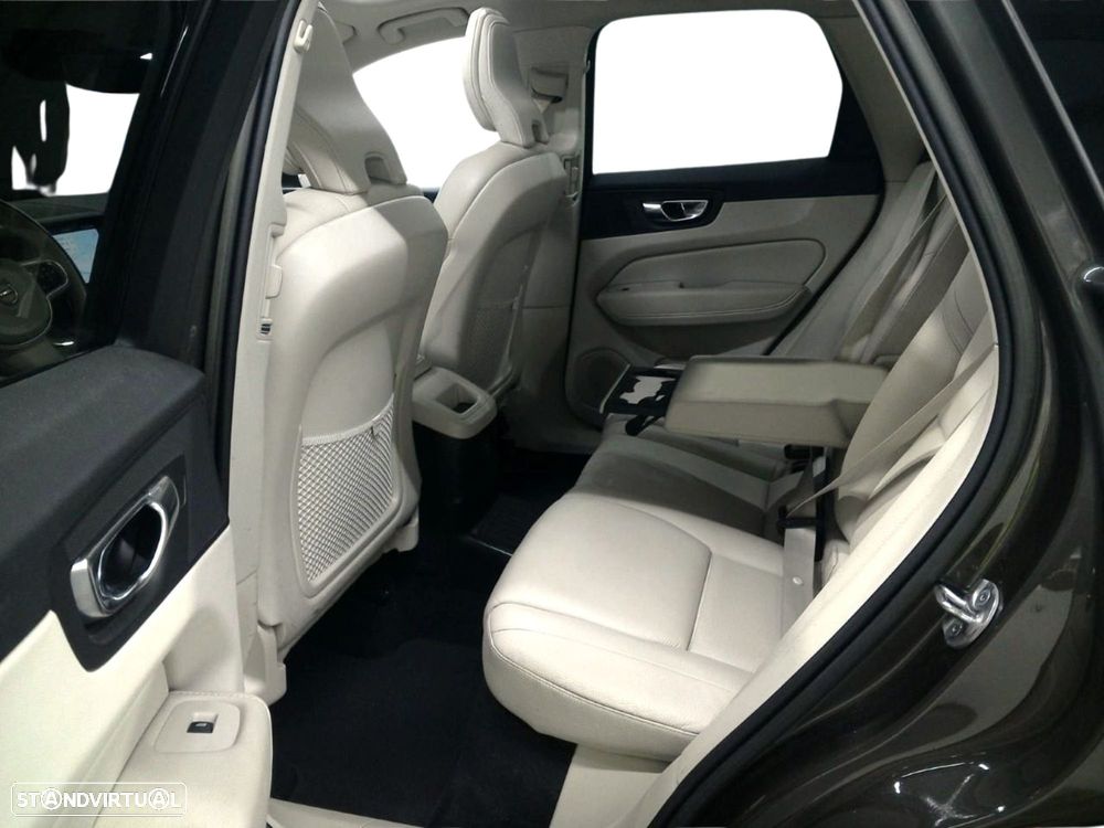 Volvo XC 60 2.0 T6 PHEV Inscription AWD - 4