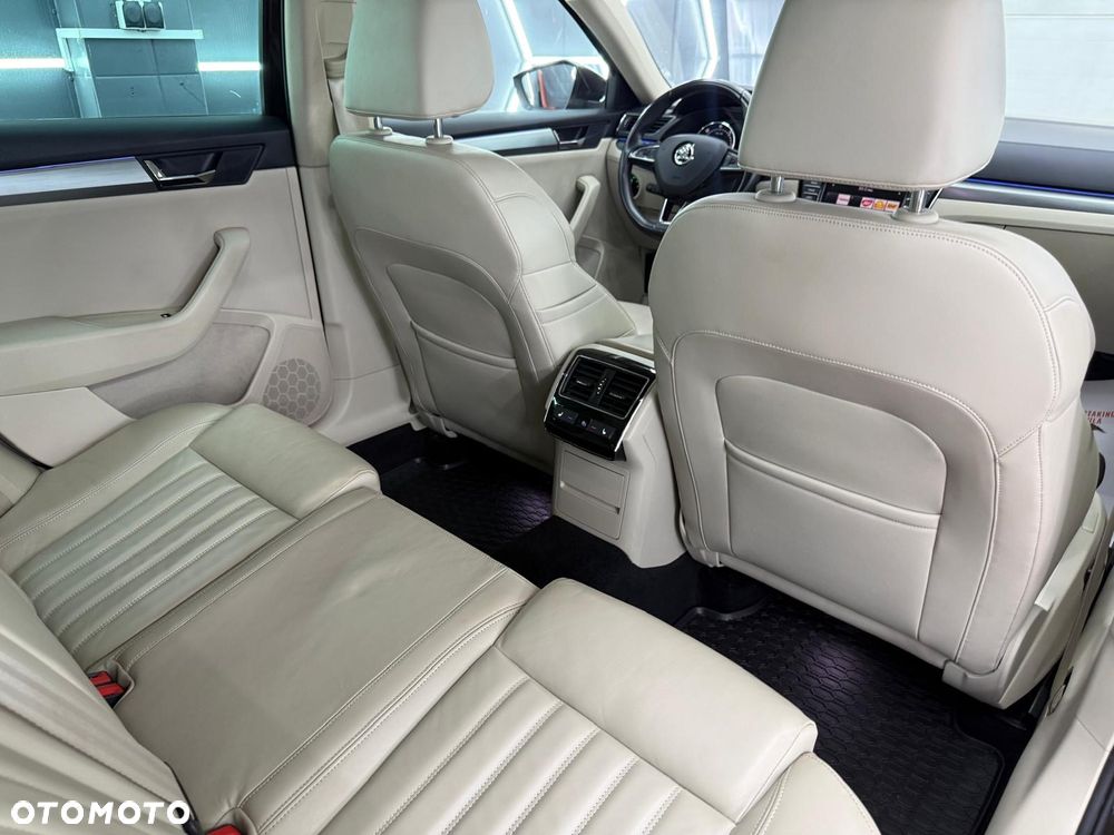 Skoda Superb 2.0 TDI DSG Style - 29