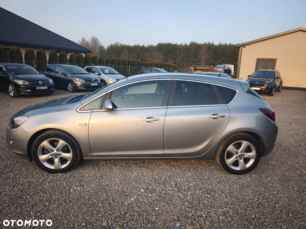 Opel Astra 1.6 Turbo Cosmo - 20