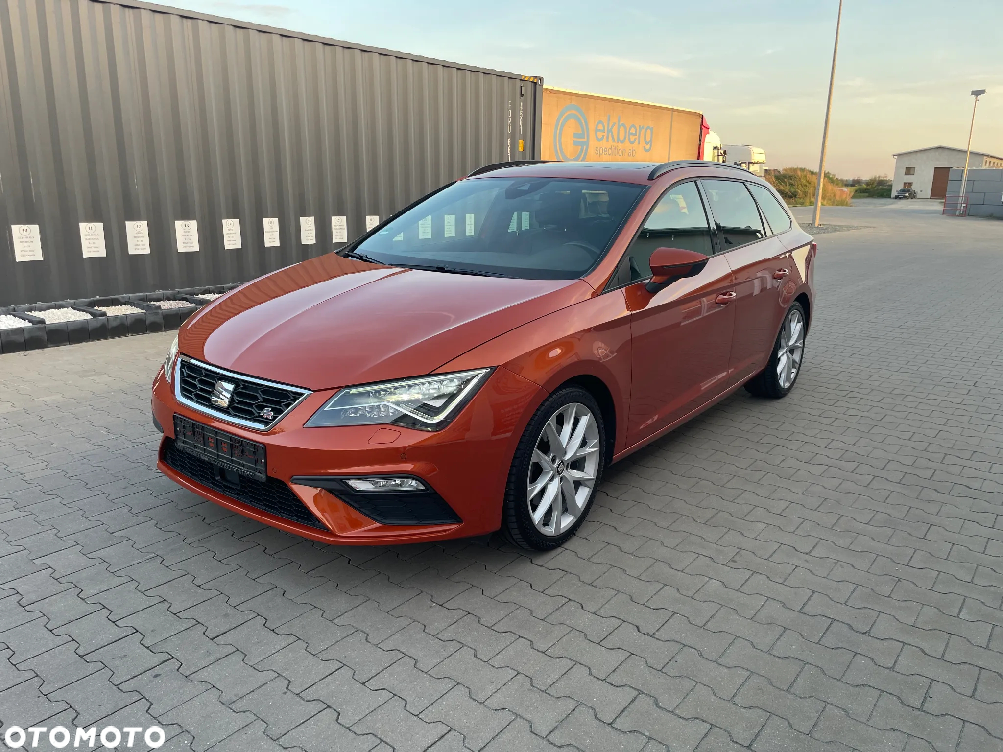 Seat Leon Sportstourer 2.0 TSI OPF DSG FR Plus - 3