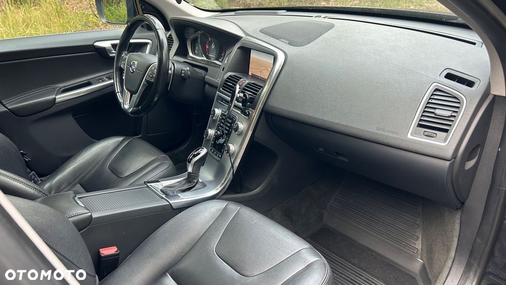 Volvo XC 60 D4 Momentum - 30