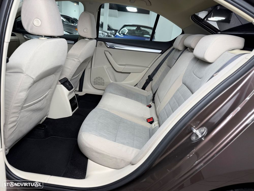 Skoda Octavia 1.6 TDI Sportline - 18