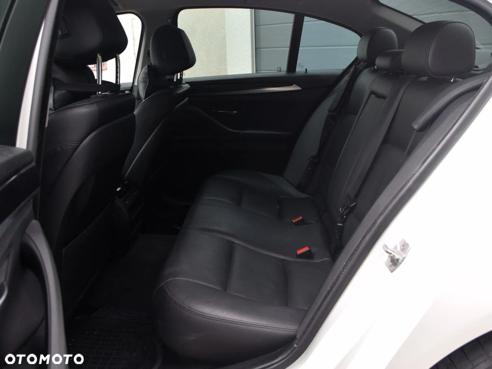 BMW Seria 5 525d xDrive - 7