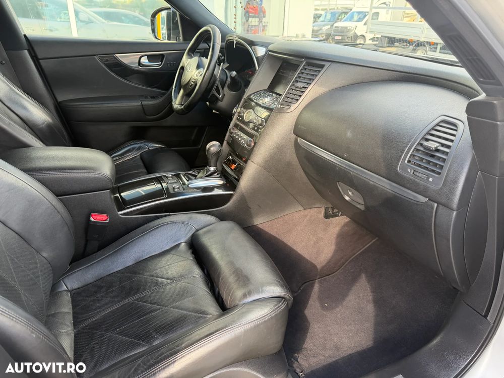 Infiniti FX 30 FX30d 3.0d V6 S AWD - 18