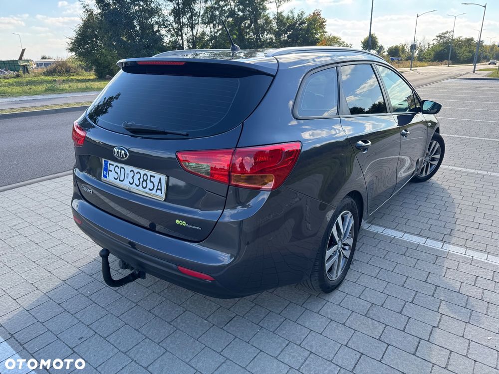 Kia Ceed 1.6 CRDi 128 Dream-Team Edition - 6